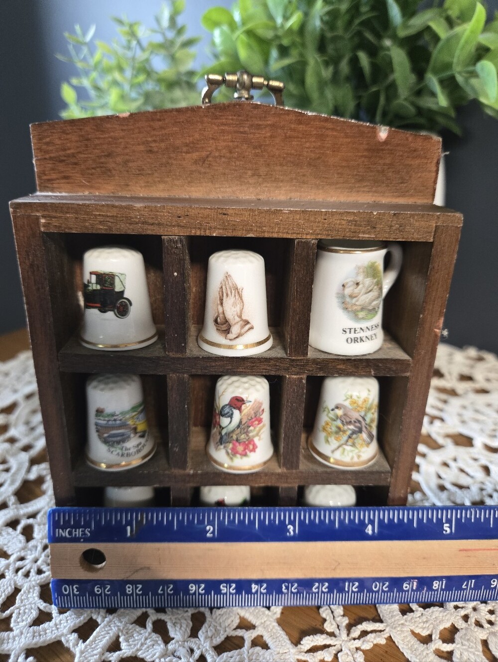 Porcelain Thimble Collection with Wooden Wall Display – 9 Pieces - Picture 4 of 6